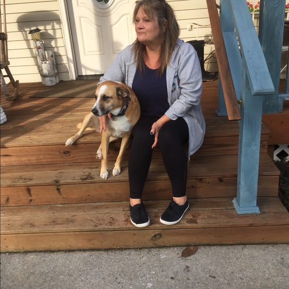 Meet your Posher, Lori - Picture 2 of 2